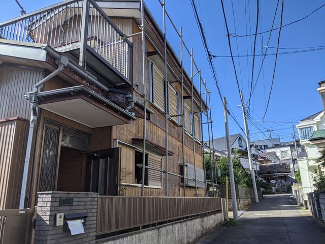 木造2階建て解体工事(神奈川県横浜市港南区上永谷)工事中の様子です。